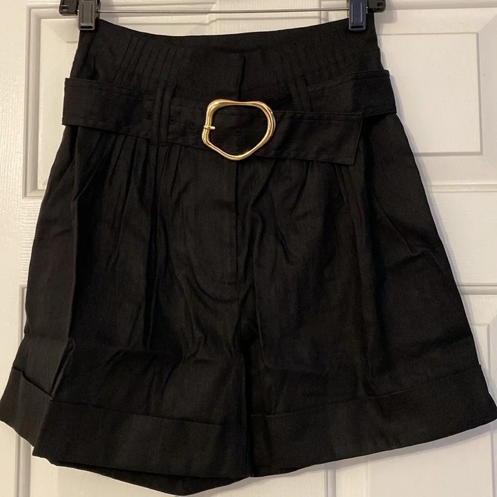 Brand new shorts very stylish with cuff.  High waisted. Midnight black - Picture 4 of 7